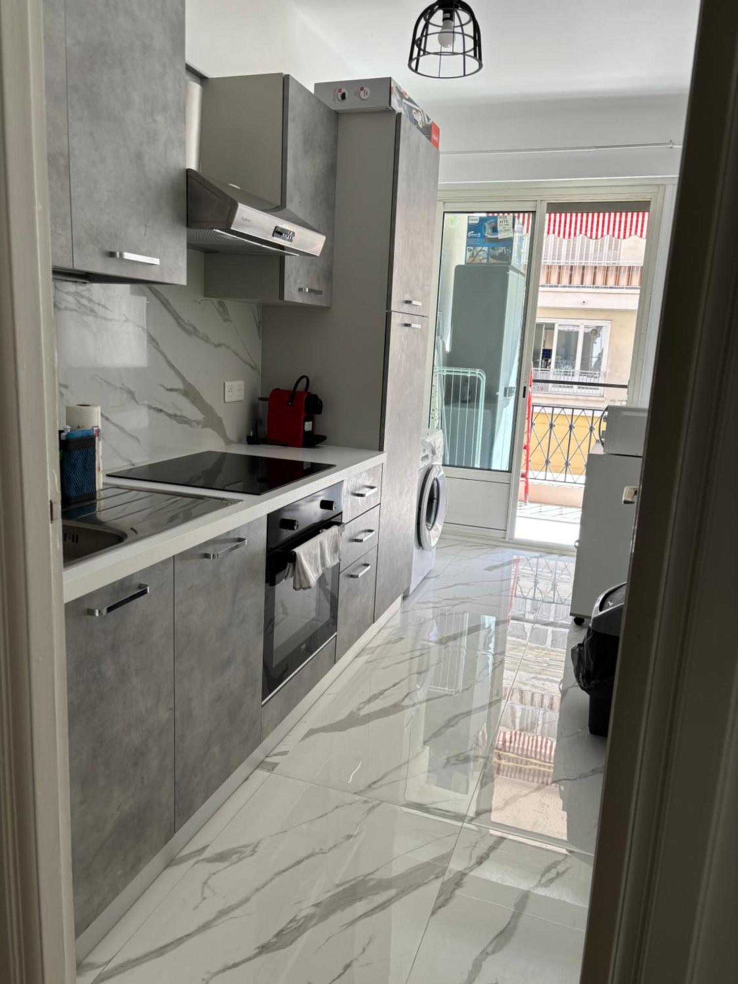 Studio 2 Etoiles A Menton Pour 4 Personnes Luaran gambar