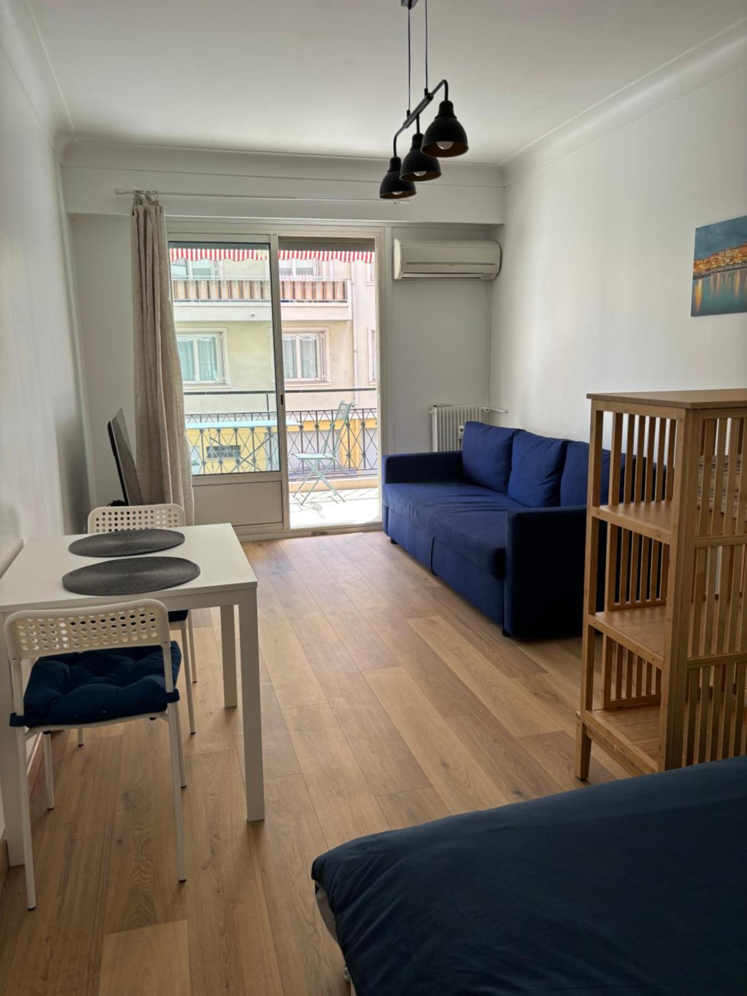 Studio 2 Etoiles A Menton Pour 4 Personnes Luaran gambar