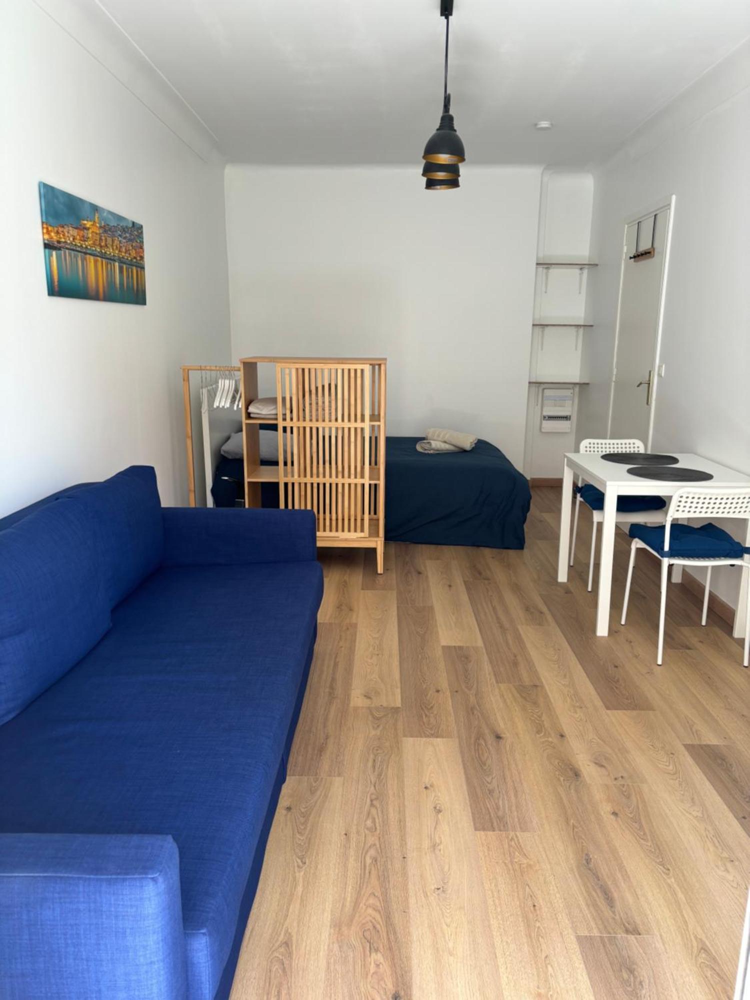 Studio 2 Etoiles A Menton Pour 4 Personnes Luaran gambar