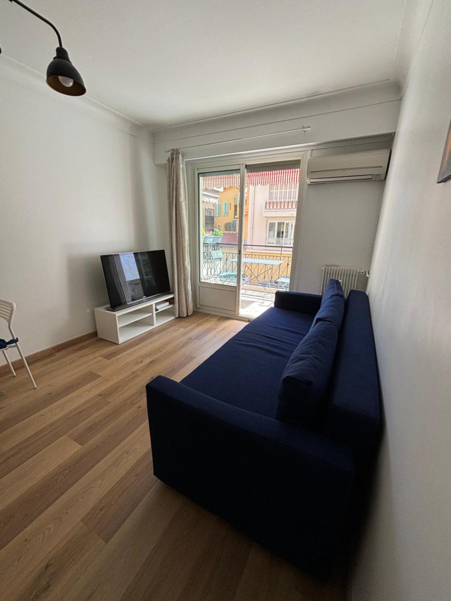 Studio 2 Etoiles A Menton Pour 4 Personnes Luaran gambar